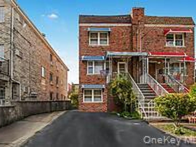 2937 Laconia Avenue, Bronx NY 10469
