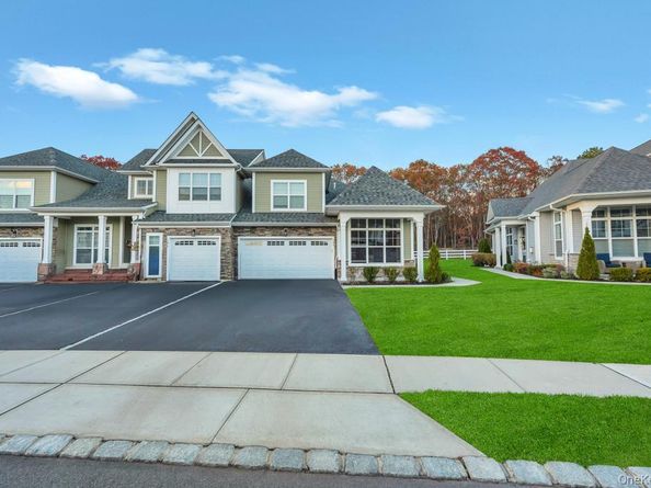 195 Belmont Circle, Yaphank NY 11980