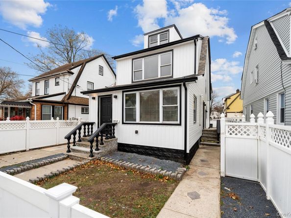 11942 189th Street, Saint Albans NY 11412