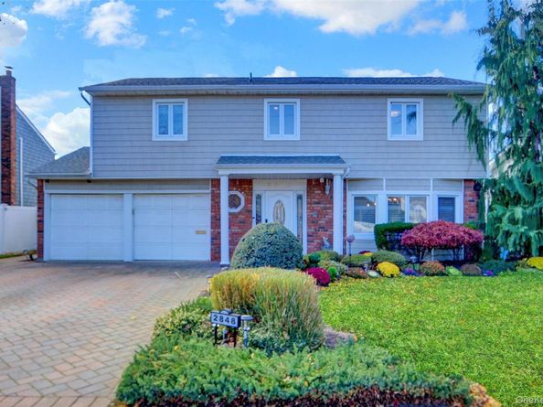 2848 Clubhouse Road, Merrick NY 11566
