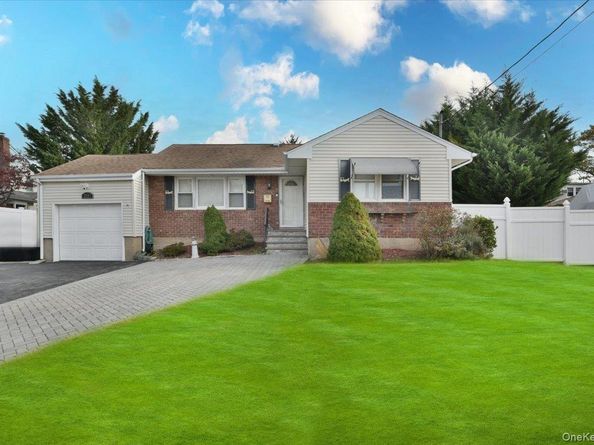 2203 Washington Street, Merrick NY 11566