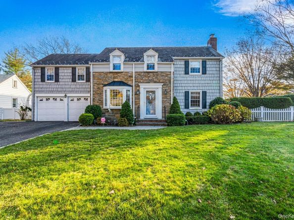 142 Cambridge Avenue, Garden City NY 11530