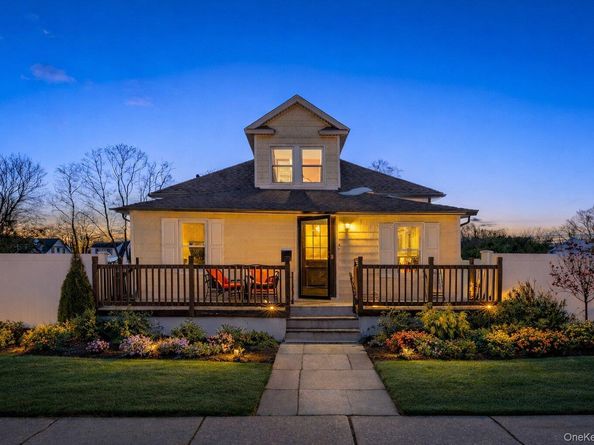 23 Pineview Boulevard, Central Islip NY 11722