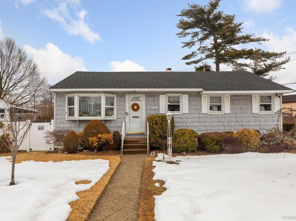 738 Sprague Avenue, Franklin Square NY 11010