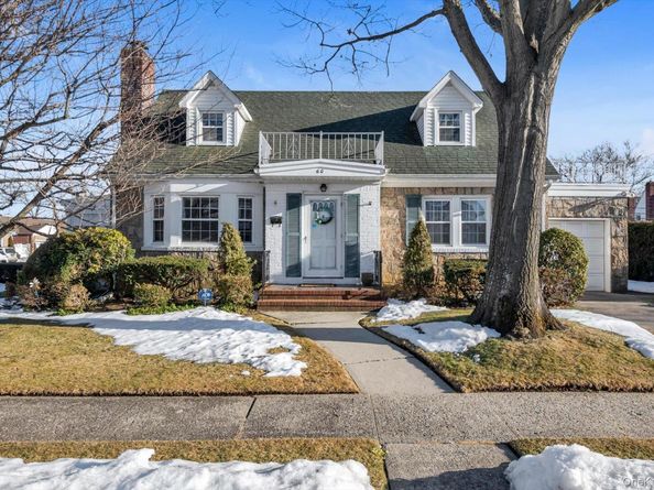 60 Aberdeen Road, New Hyde Park NY 11040