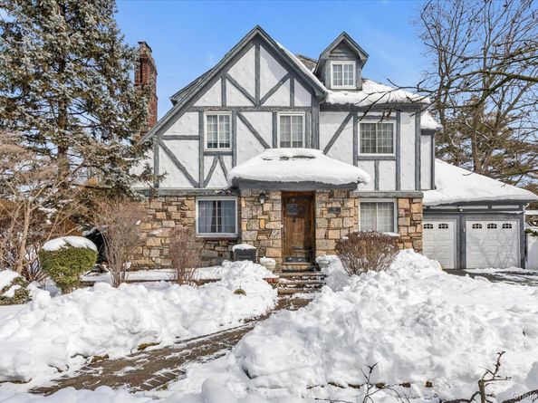 24 Yale Avenue, Hewlett NY 11557