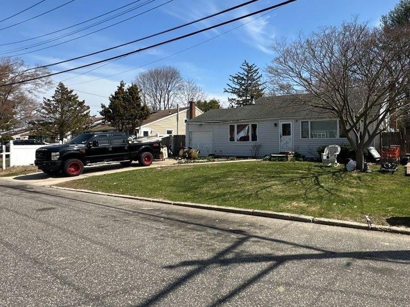 12 Glenwood Lane, Huntington NY 11743
