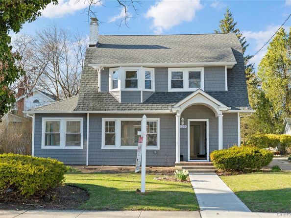 120 Lena Avenue, Freeport NY 11520