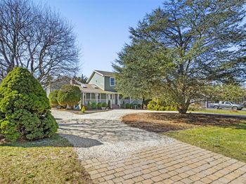 22 Peninsula Drive