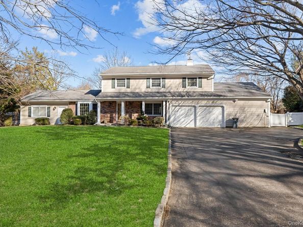 19 Austin Lane, Elwood NY 11743