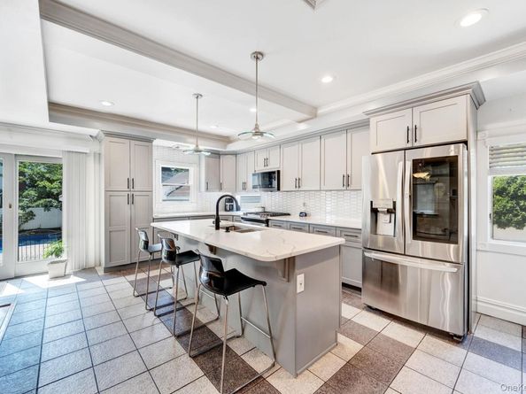 76 Balcom Road, Farmingdale NY 11735