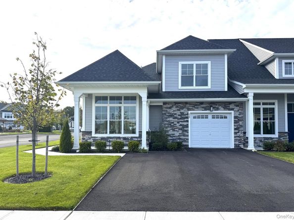 329 Silver Timber Drive 329, Yaphank NY 11980