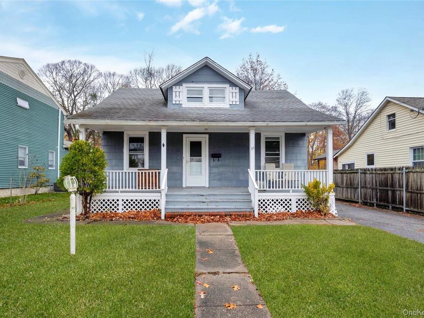 35 Andrew Avenue, Islip Terrace, NY 11752 - For Sale