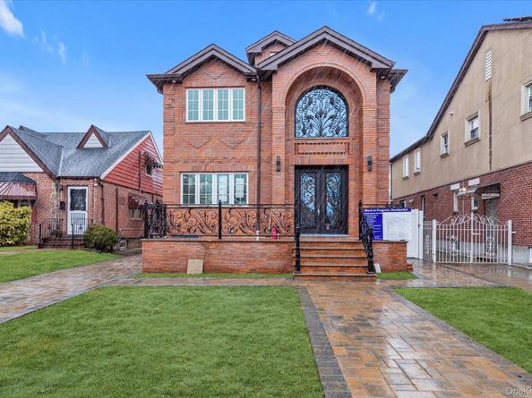 27-09 Utopia Parkway, Flushing NY 11358