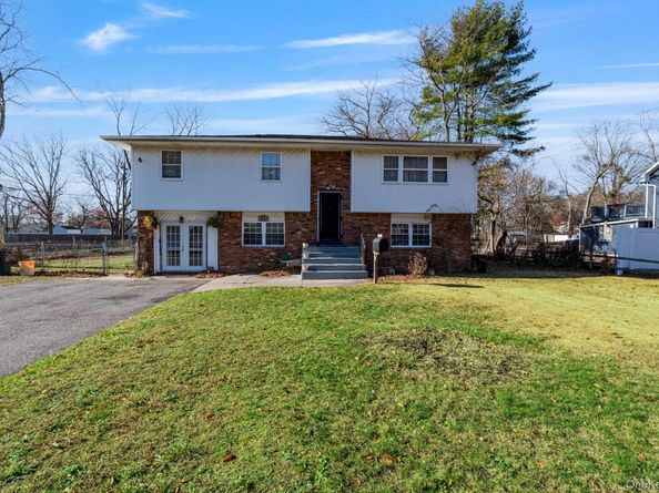 44 3rd Street, Brentwood NY 11717