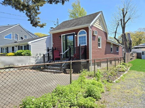 84 Wyona Avenue, Selden NY 11784