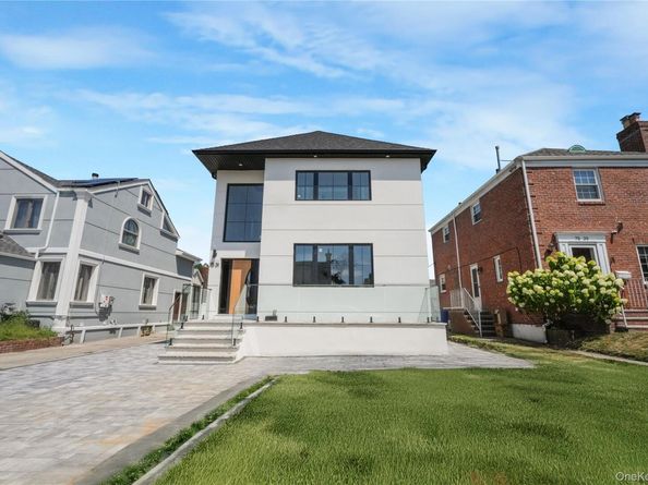 75-31 175th Street, Fresh Meadows NY 11366