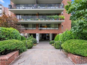 2727 Palisade Avenue