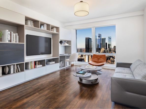 400 5th Avenue 43F, New York NY 10018