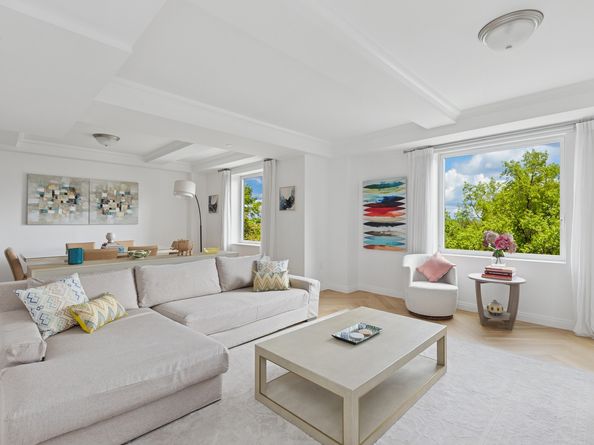 160 Central Park S 401, New York NY 10019