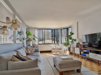 295 Greenwich Street