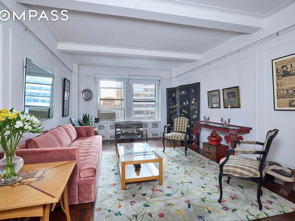 433 West 34th Street 6A, New York NY 10001