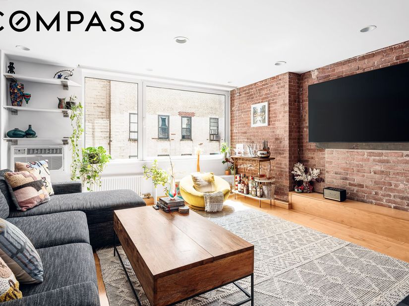 23 East 10th Street 407, New York NY 10003