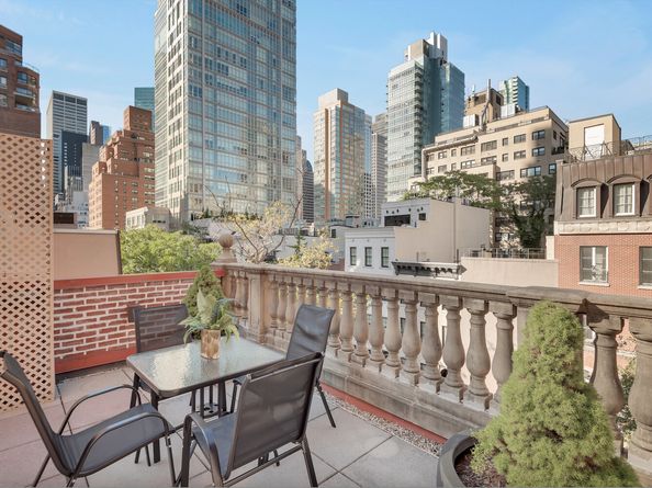 330 East 51st Street, New York NY 10022