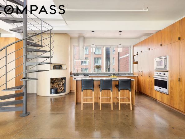 347 West 39th Street PHNE, New York NY 10018