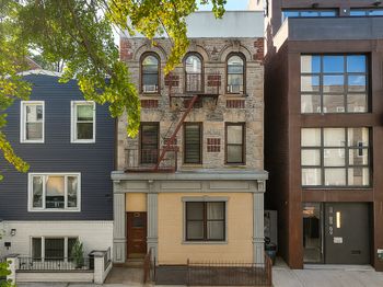 381 Manhattan Avenue