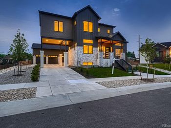 8230 W Tennessee Court
