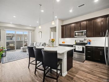 420 E Fremont Place