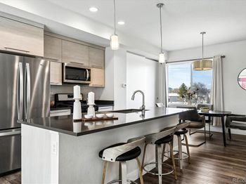 5621 W 11th Place