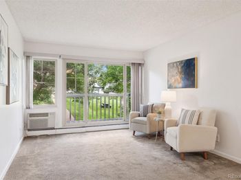 860 W Moorhead Circle