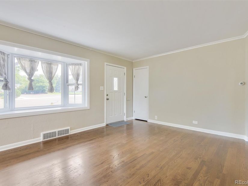 1704 W Crestline Avenue, Littleton CO 80120