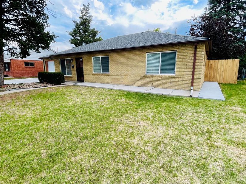 903 Quentin Street, Aurora CO 80011