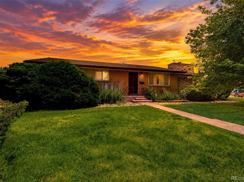 7290 S Penrose Court, Centennial CO 80122