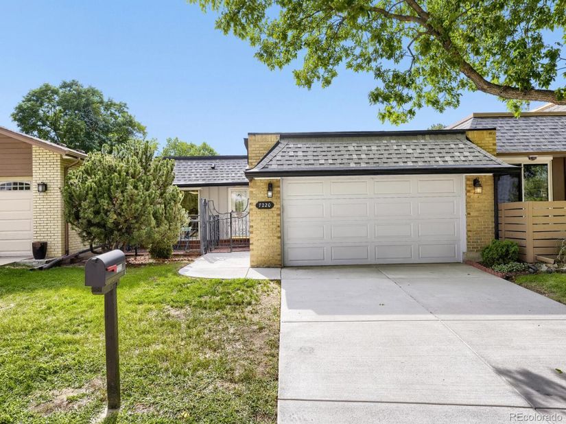 7220 W Maple Drive, Lakewood CO 80226