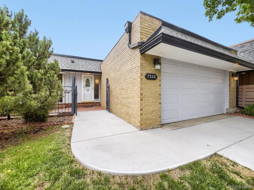 7220 W Maple Drive, Lakewood CO 80226