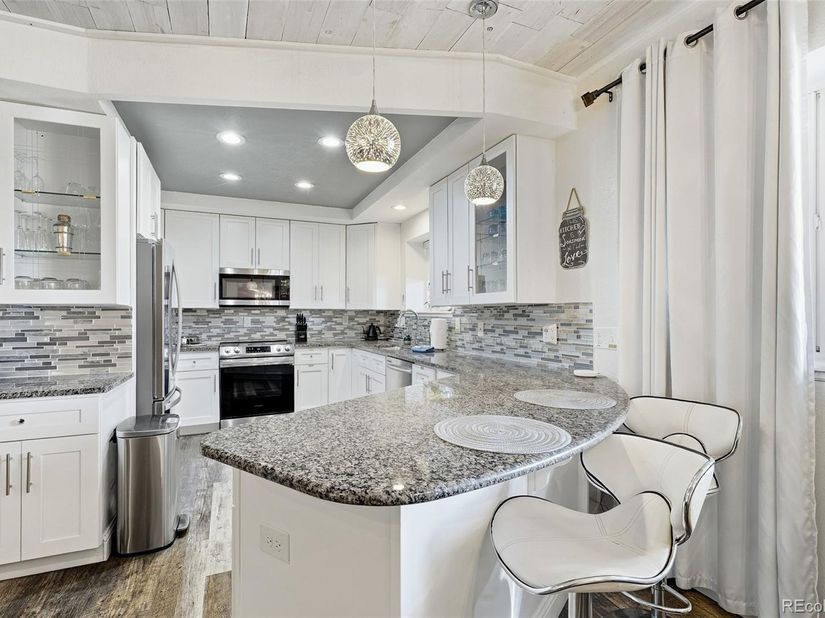 2882 W Davies Avenue, Littleton CO 80120