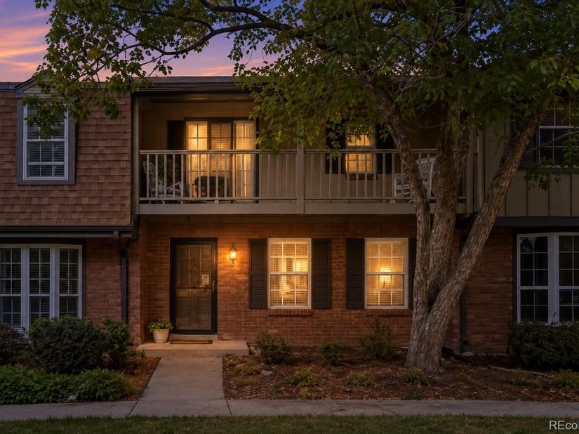 8651 E Amherst Drive D, Denver CO 80231