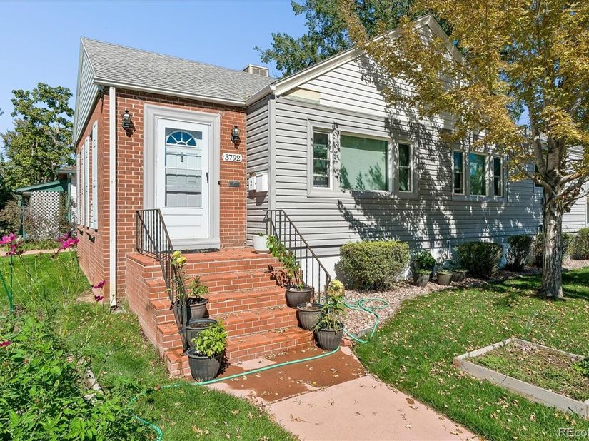 3792 S Acoma Street, Englewood CO 80110