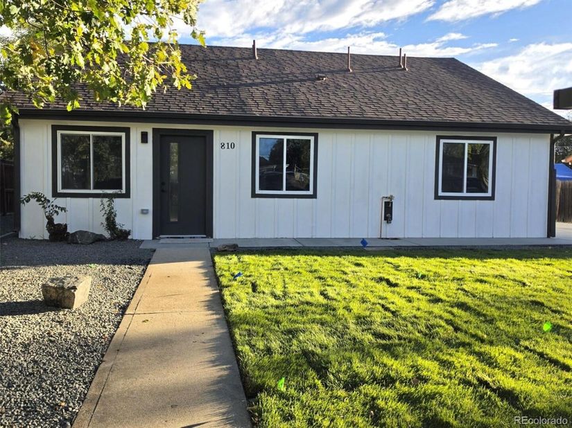 810 Uvalda Street, Aurora CO 80011