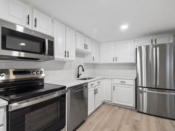 13901 E Marina Drive