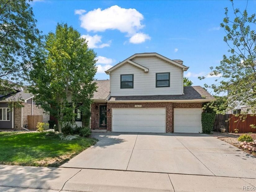 2431 Maplewood Circle, Longmont CO 80503