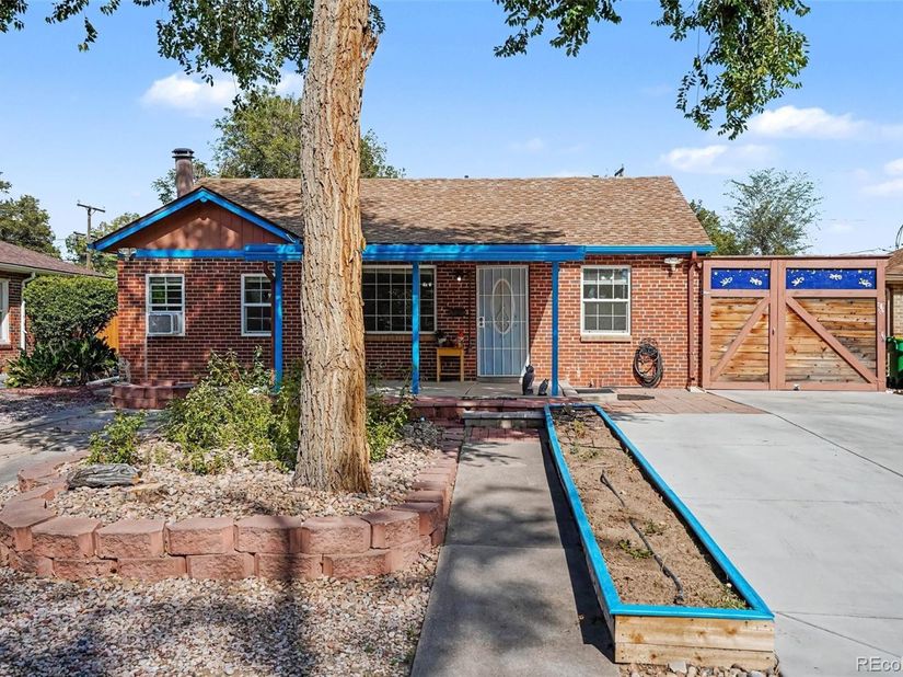 1748 Nome Street, Aurora CO 80010