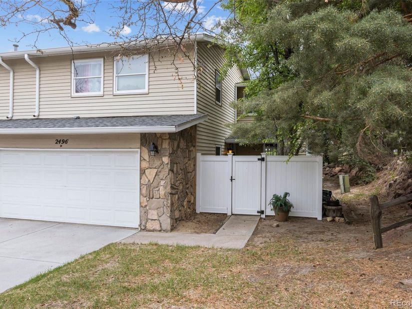 2496 S Vaughn Way D, Aurora CO 80014