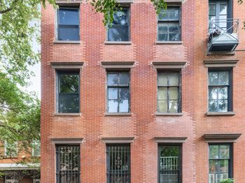 324 East 18th Street