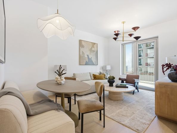 24-01 Queens Plaza N 2066, Queens NY 11101