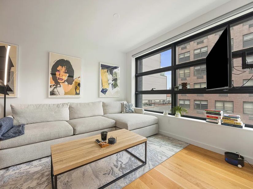 547 West 47th Street 509, New York NY 10036